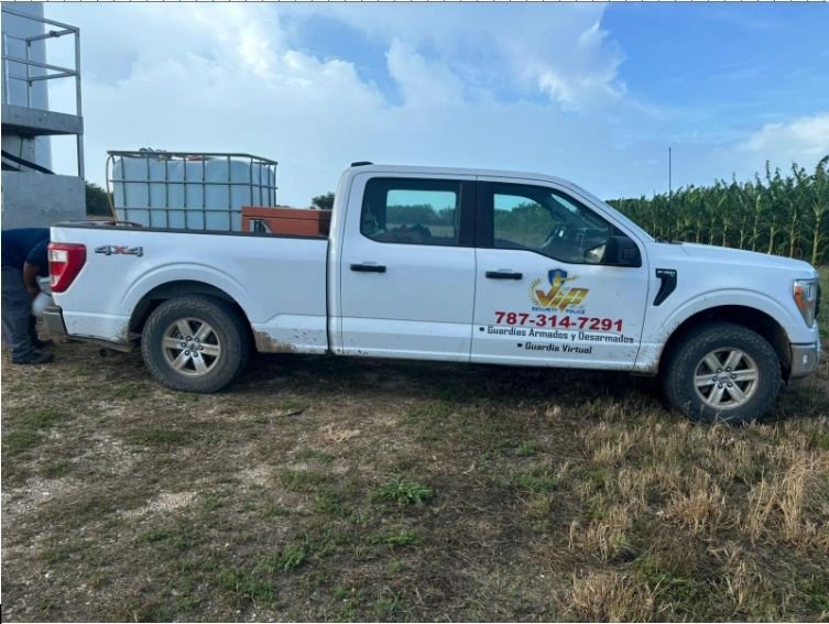 Vehículo de trabajo de VIP Handyman Construction